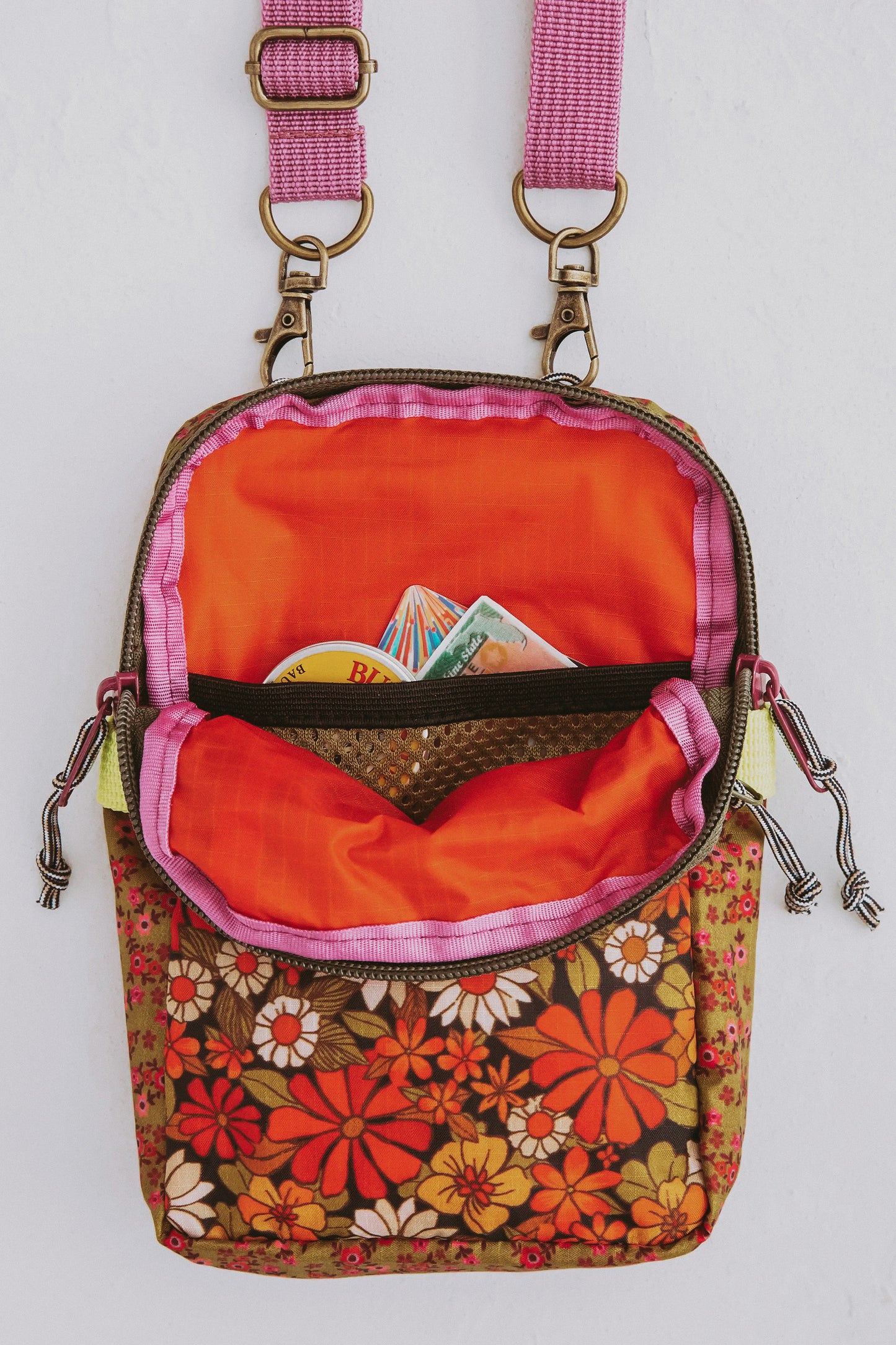 Ditsy Garden 8-in-1 Crossbody Bag