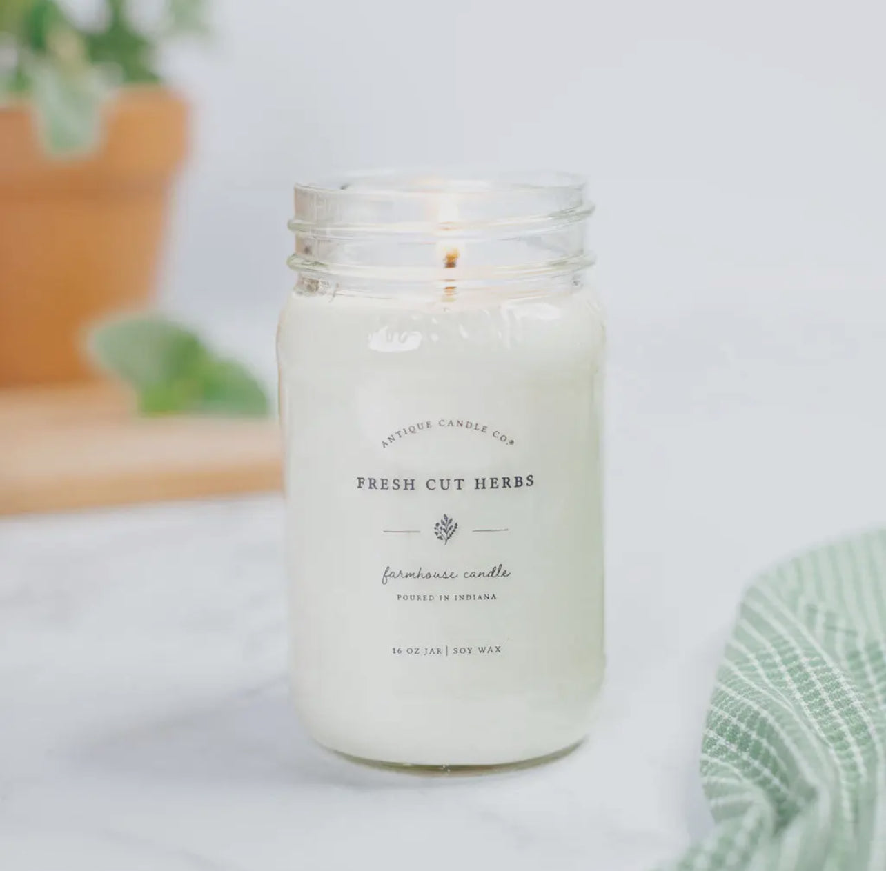 Antique Candle Co. 16oz