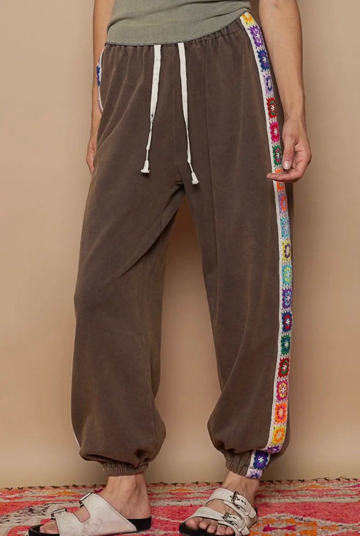 Granny Square Detailed Sweatpants