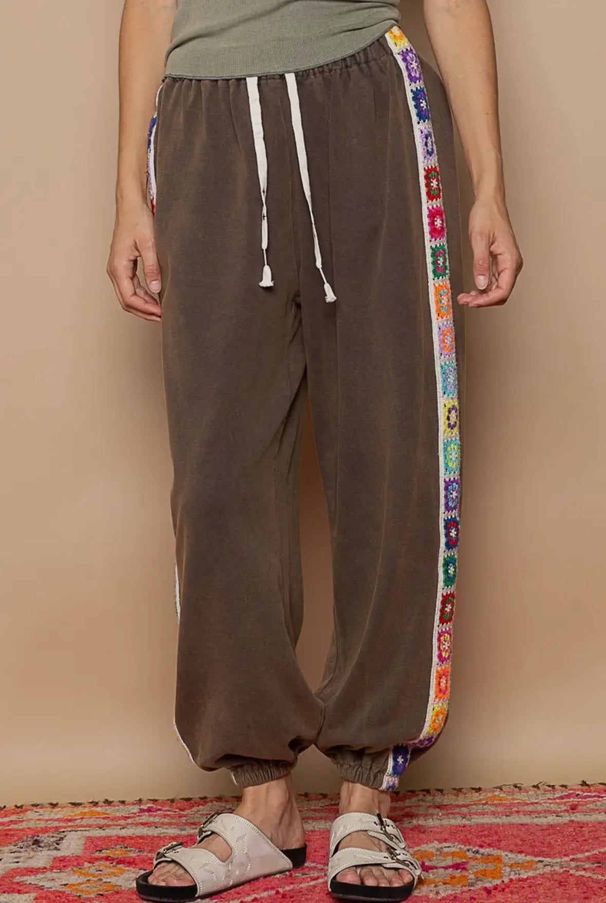 Granny Square Detailed Sweatpants