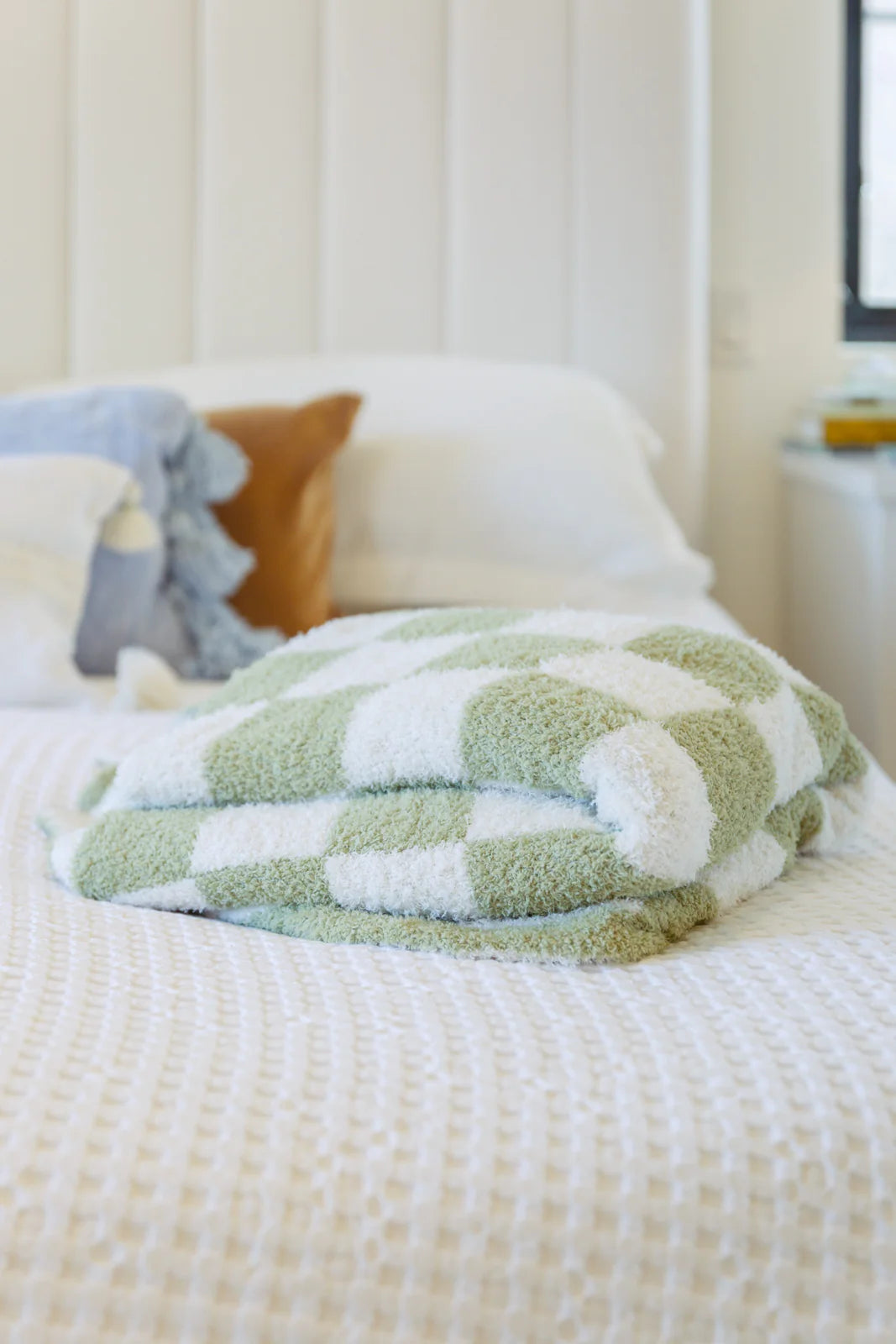 Checkered Knit Throw Blanket