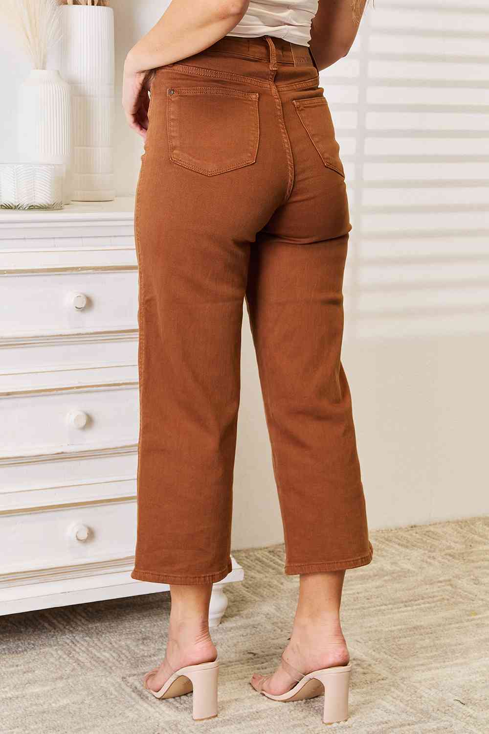 Caramelo Straight Leg Cropped Jeans
