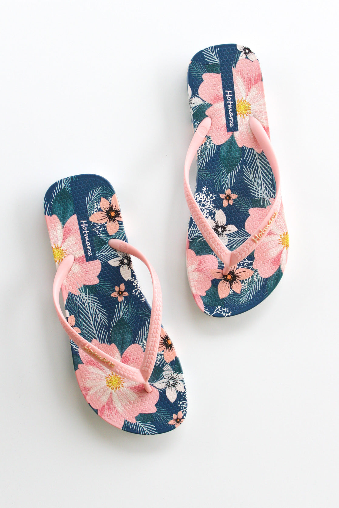 Classic summer flip flops.