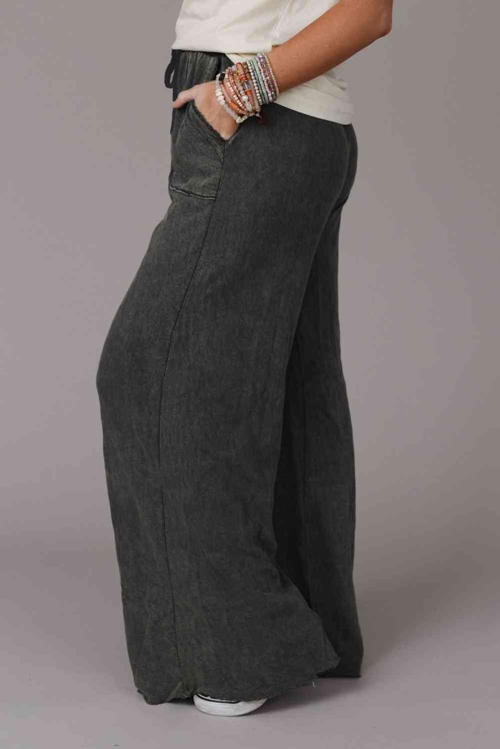 Weekend Wanderer Wide Leg Pocketed Pants