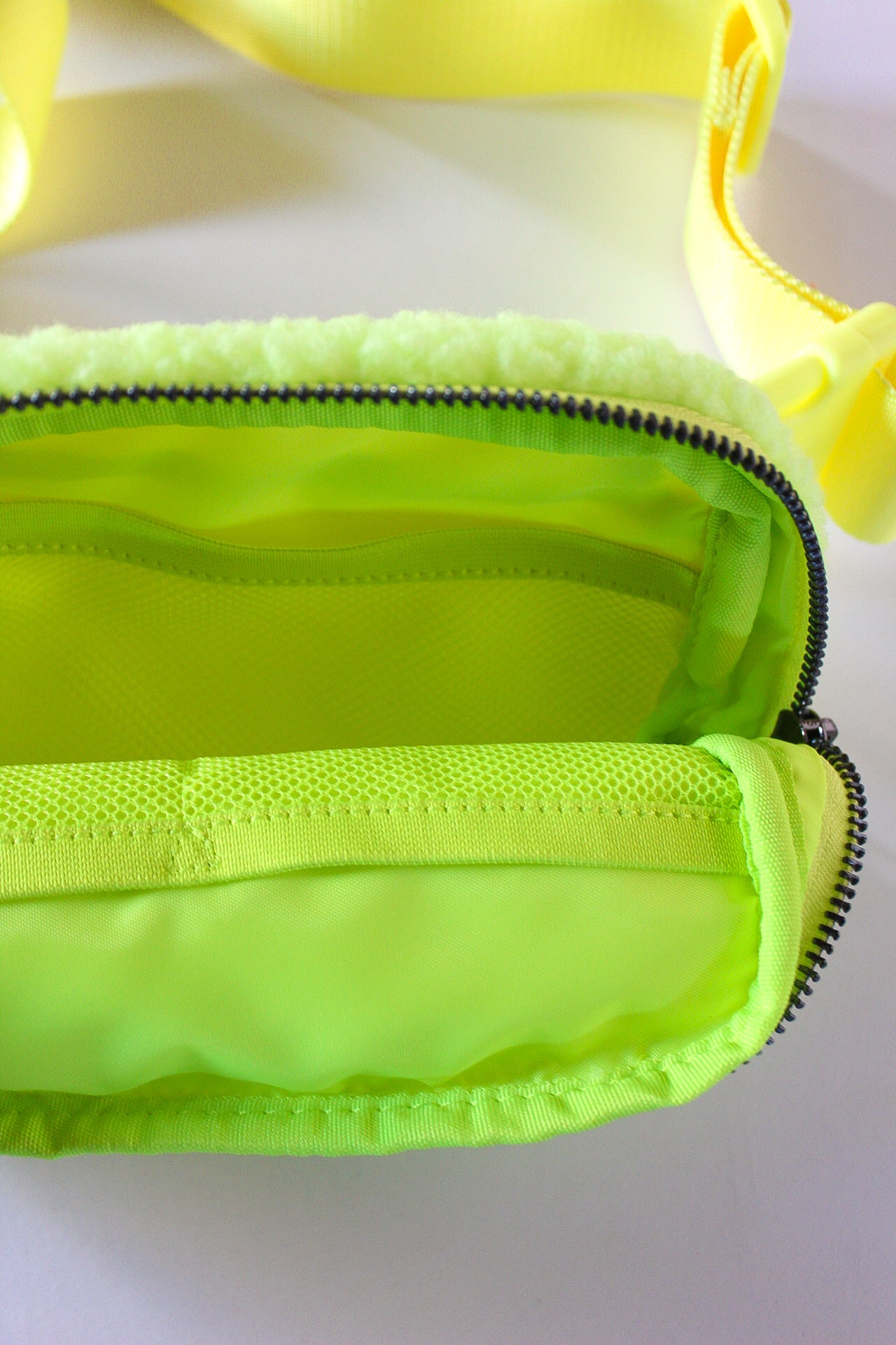 Fleece Essential Belt Bag