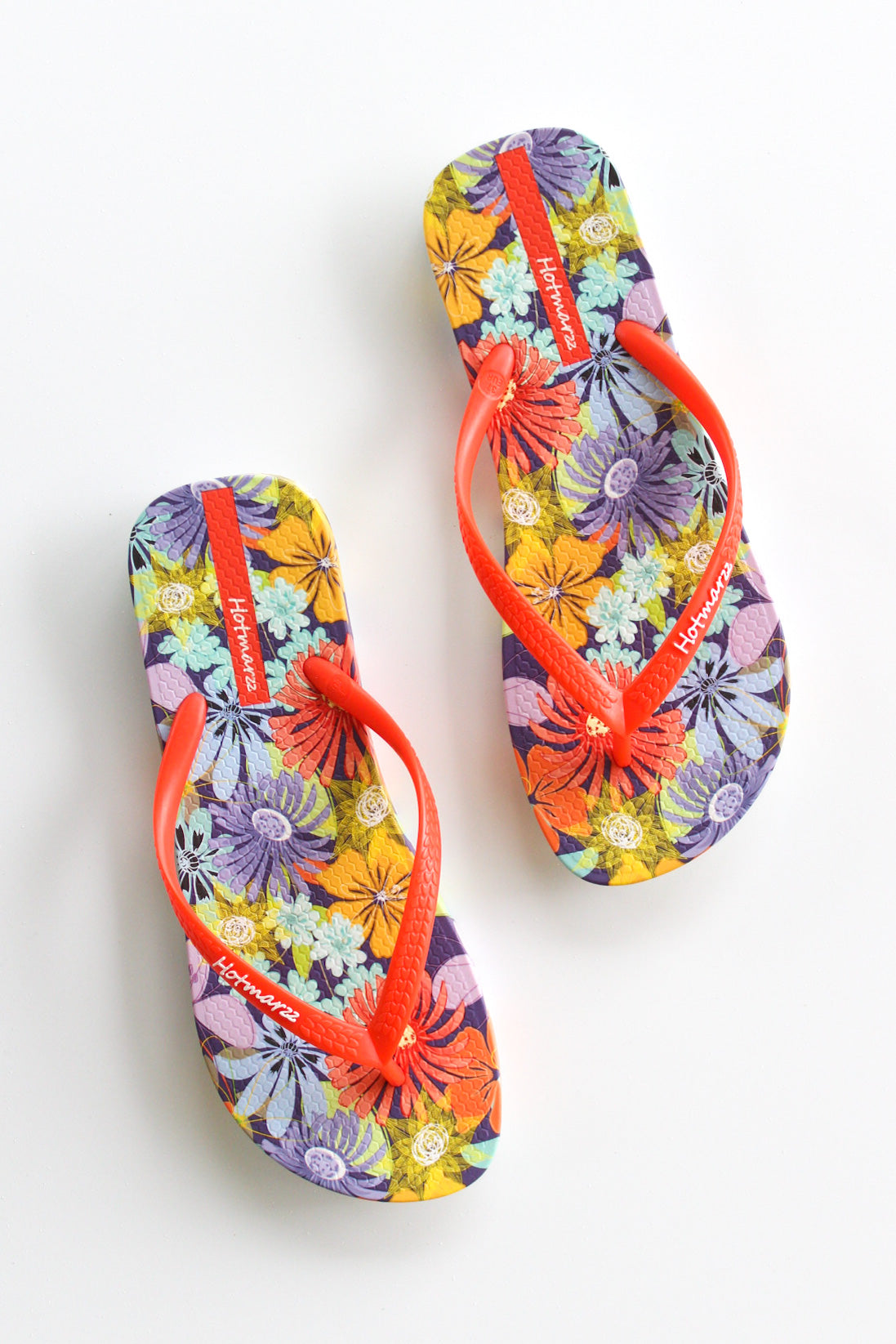 Classic summer flip flops. 