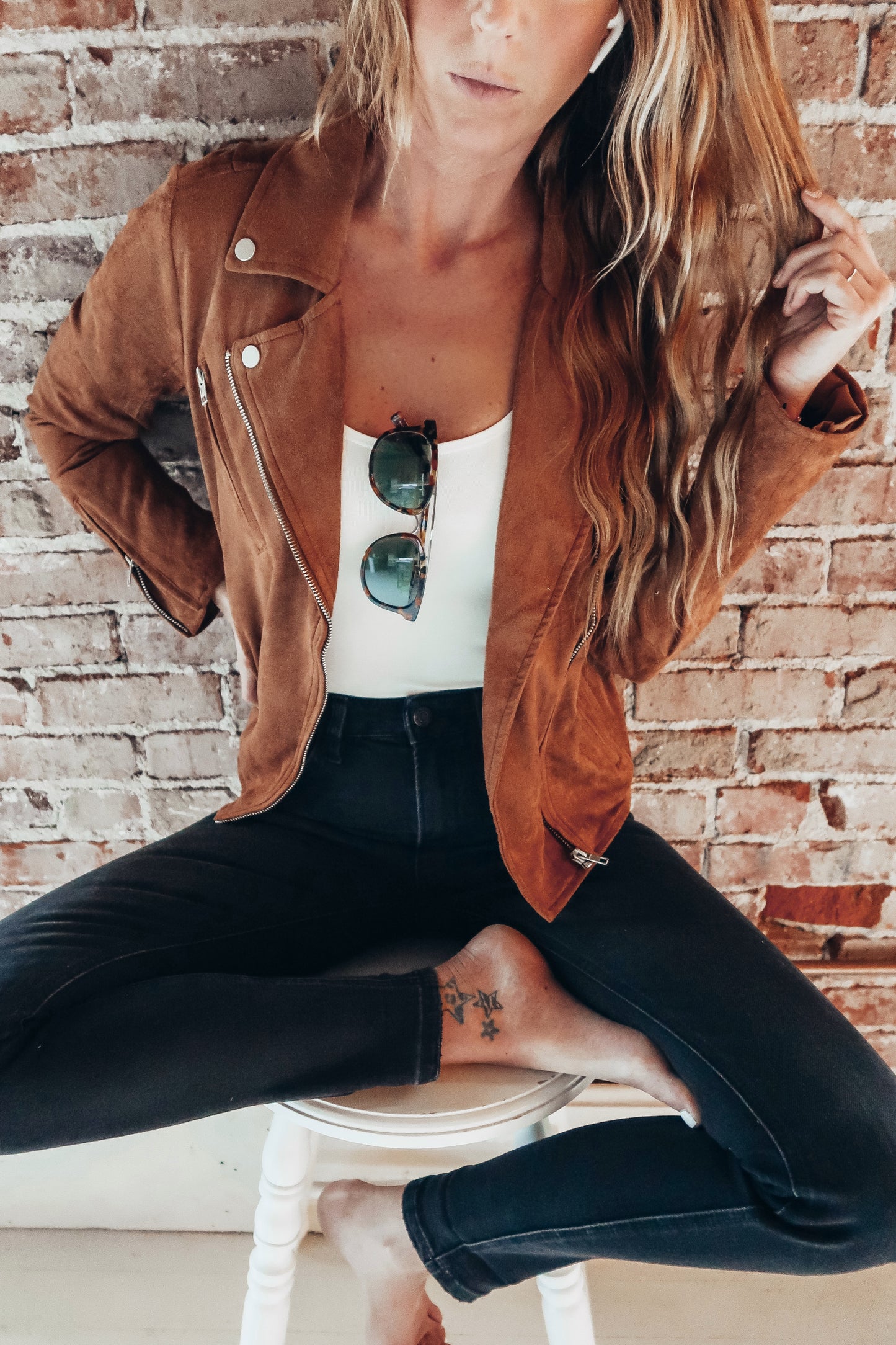 Women's black skinny jeans.
