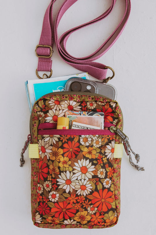 Ditsy Garden 8-in-1 Crossbody Bag