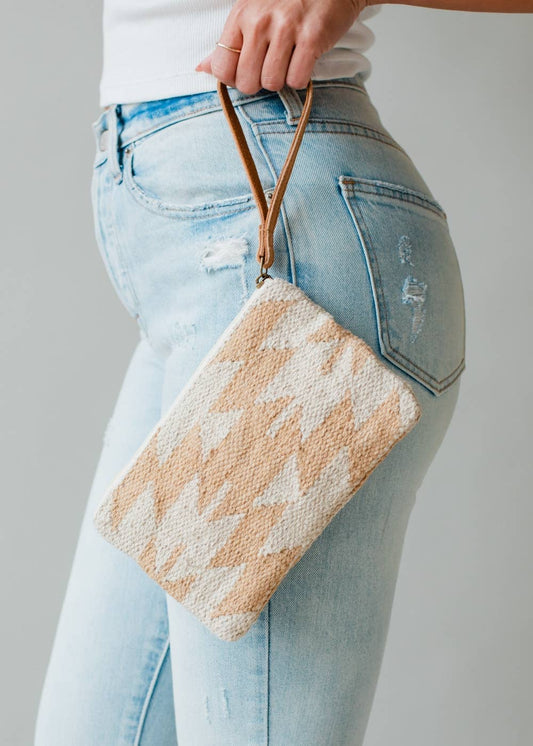 The Canyon Sands Wristlet
