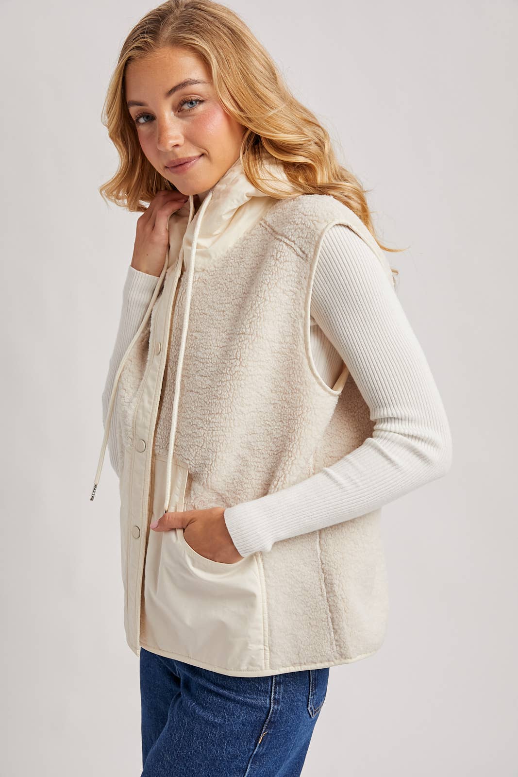 Bluivy - SHERPA FLEECE HOODED VEST WITH FAUX SUEDE INNER