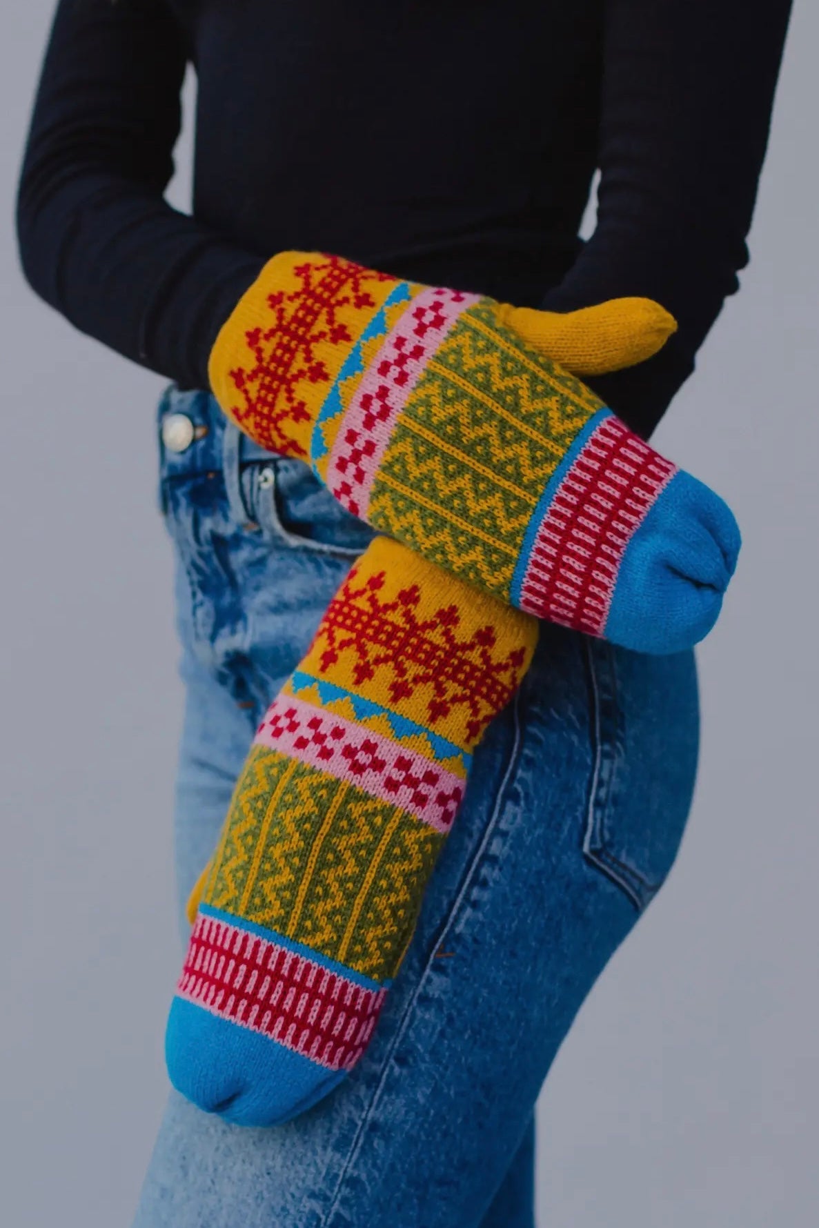 Patterned Cable Knit Mittens