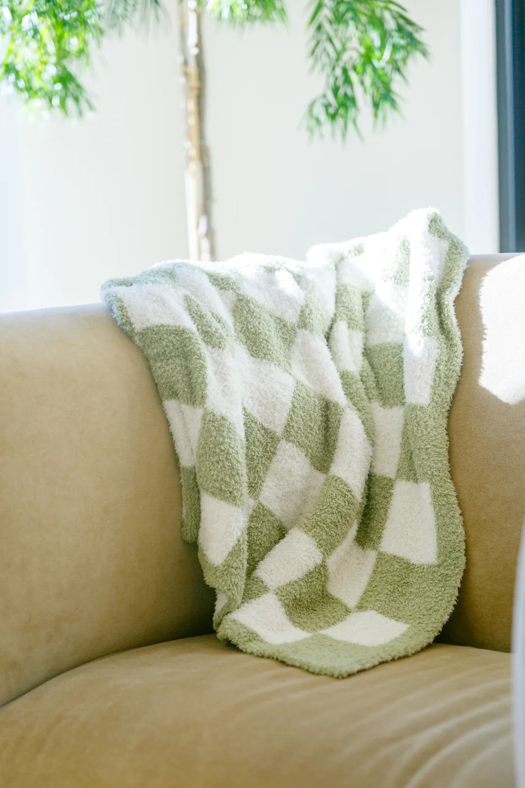 Checkered Knit Throw Blanket