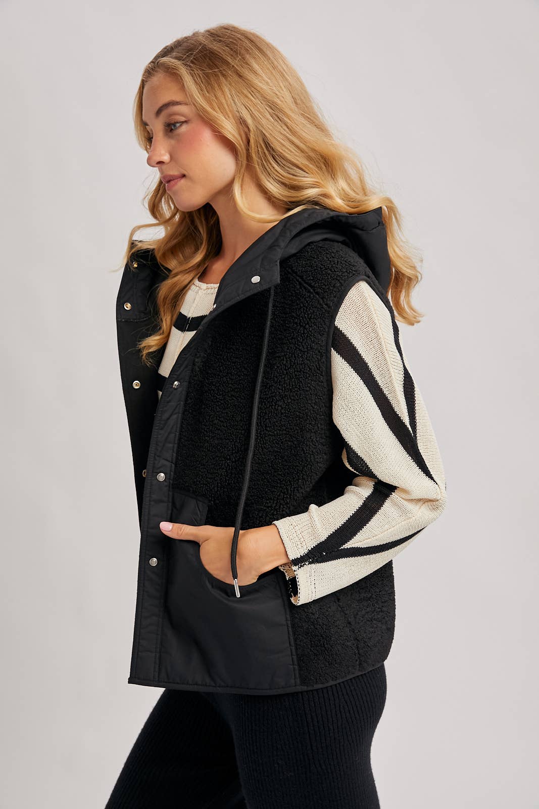 Bluivy - SHERPA FLEECE HOODED VEST WITH FAUX SUEDE INNER