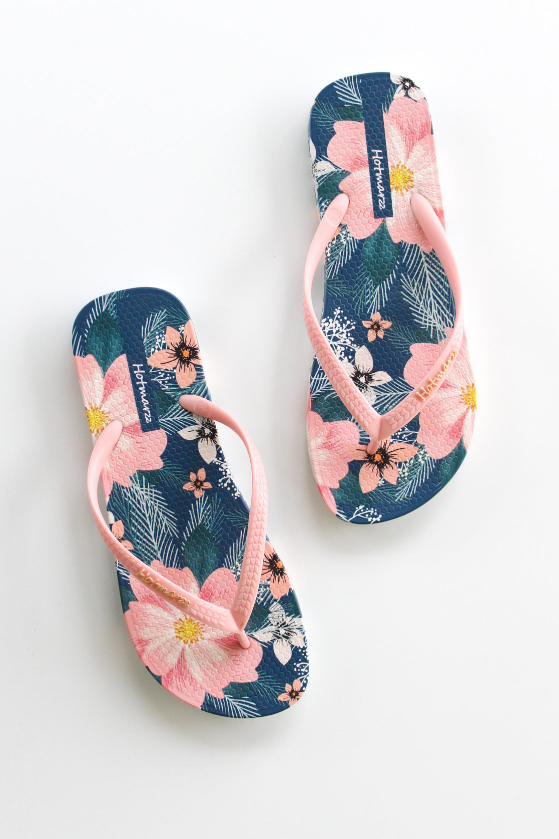 Classic summer flip flops. 