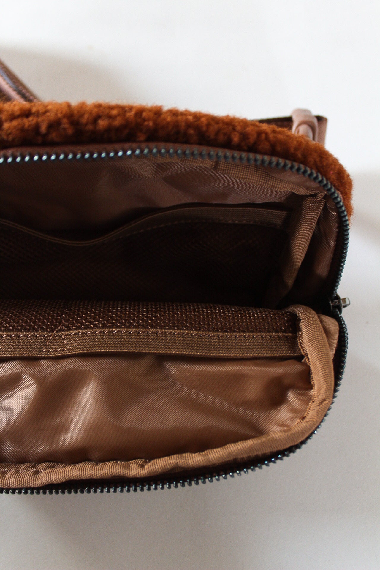 Fleece Essential Belt Bag
